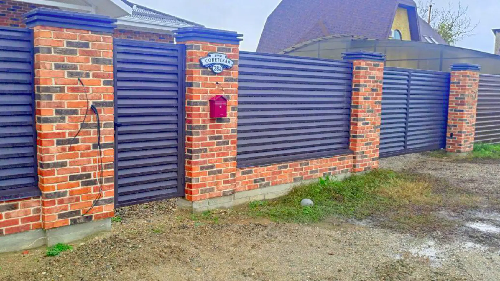 Фото 1 двусторонний забор Реснички 8019 Темный Шоколад