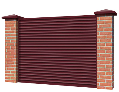 Секция забора жалюзи из ламелей Жалюзи ЭКО-Z RAL3005 Красное вино с кирпичными столбами